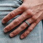 antistresový prsten stříbrny s runami