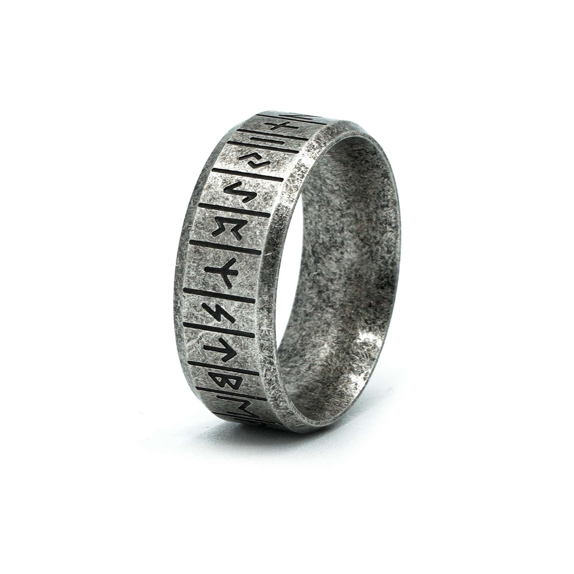 metalové prsteny